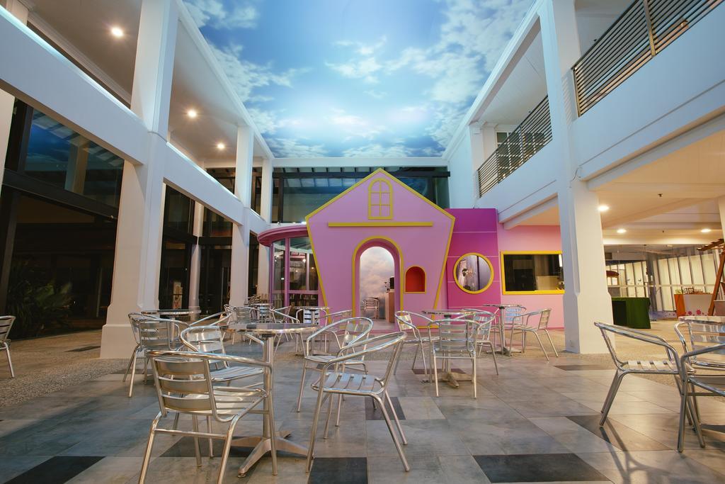 Sand & Sandals Desaru Beach Resort & Spa Exterior photo The interior of the school