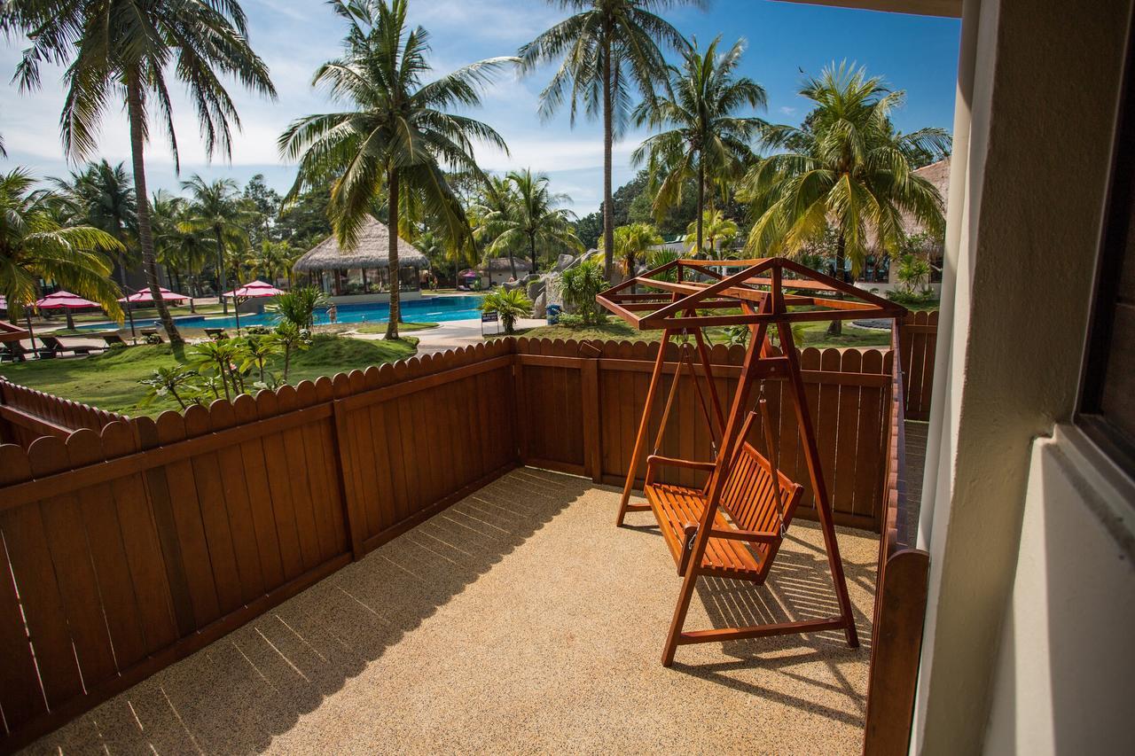 Sand & Sandals Desaru Beach Resort & Spa Exterior photo A view of the pool from a guest room