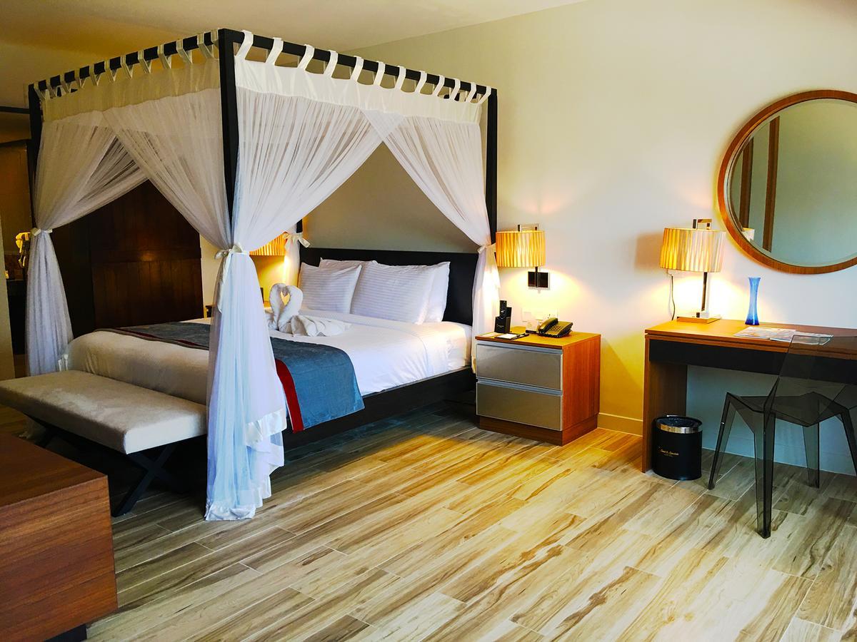 Sand & Sandals Desaru Beach Resort & Spa Exterior photo A room at the hotel