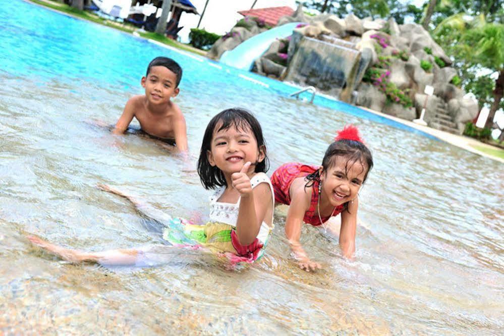Sand & Sandals Desaru Beach Resort & Spa Exterior photo Children playing at a water park