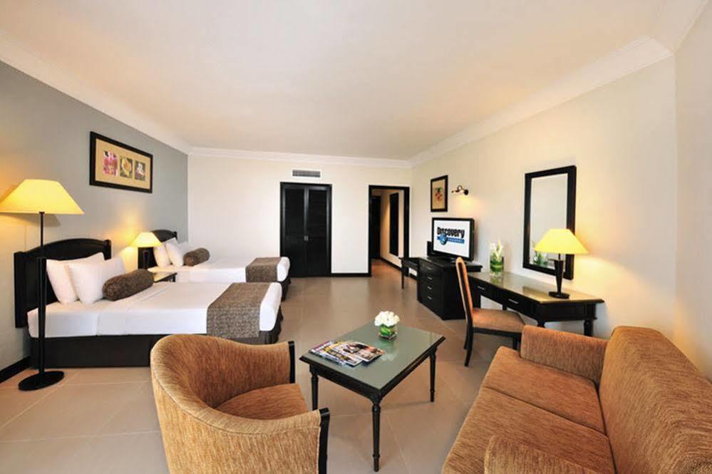 Sand & Sandals Desaru Beach Resort & Spa Room photo Deluxe Room
